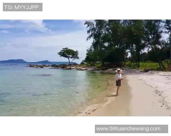 足球明星妻子携手出海度假享受浪漫时光尽显奢华生活方式 足球明星妻子携手出海度假享受浪漫时光尽显奢华生活方式