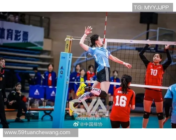 重庆排球队的训练与比赛状态揭秘助力排球巨献的背后故事 重庆排球队的训练与比赛状态揭秘助力排球巨献的背后故事