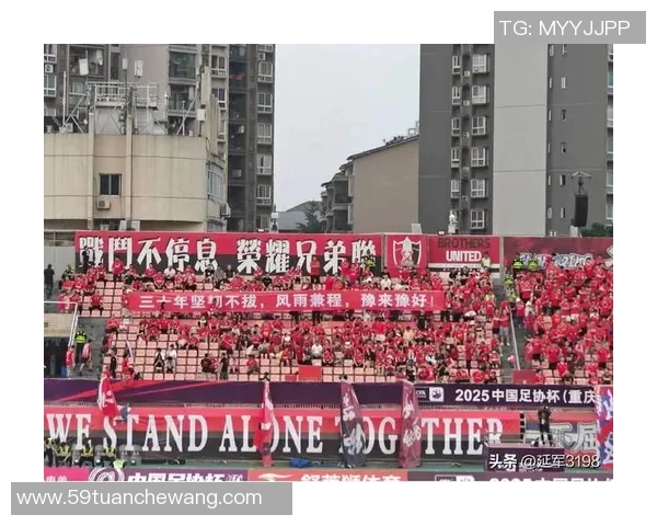 重庆足球队节奏争议引发热议球迷与专家观点碰撞激烈 重庆足球队节奏争议引发热议球迷与专家观点碰撞激烈